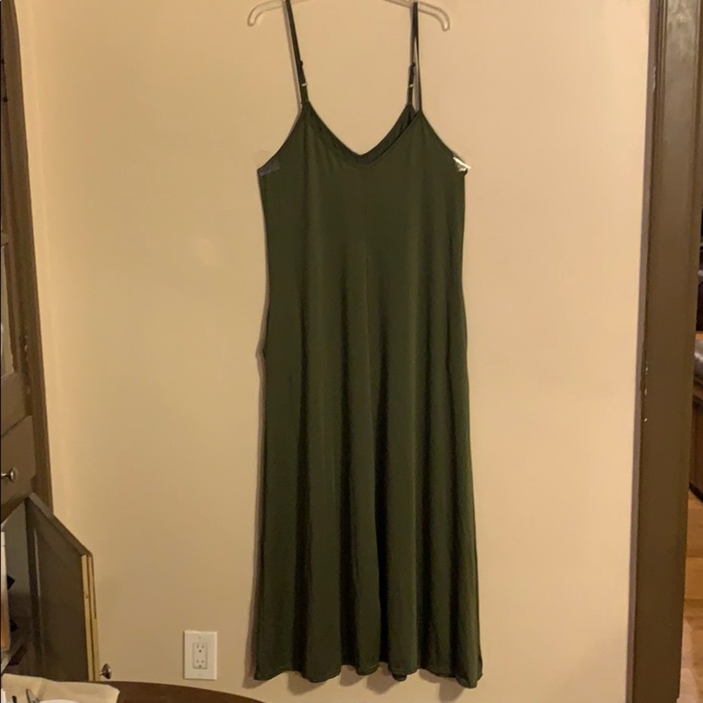 NWOT maxi pocket dress
